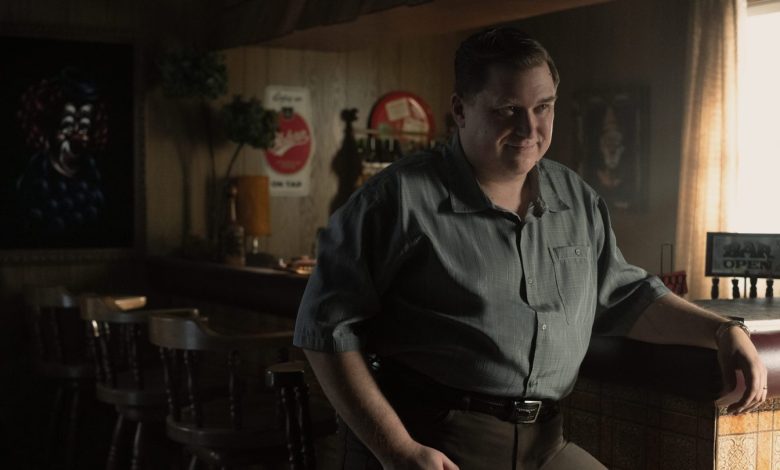 First Look at Michael Chernus as John Wayne Gacy in True-Crime Series ‘Devil in Disguise’