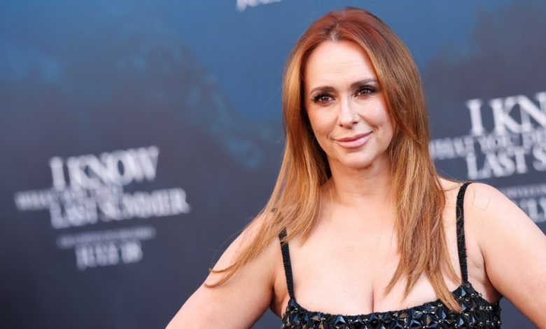 Jennifer Love Hewitt Reflects On Being Target Of Early Aughts Misogyny In Media: “I Was Trying To Ou...