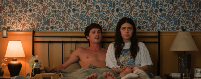 ‘Oh, Hi!’ Review: Molly Gordon and Logan Lerman Take a Hilarious Weekend Trip Straight Into Rom-Com ...