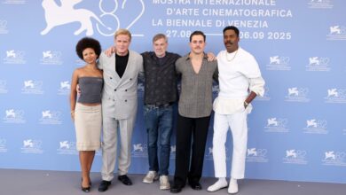 Gus Van Sant & ‘Dead Man’s Wire’ Cast On The Film’s Misguided Heroism, Dark Comedy & Luigi Mangione ...